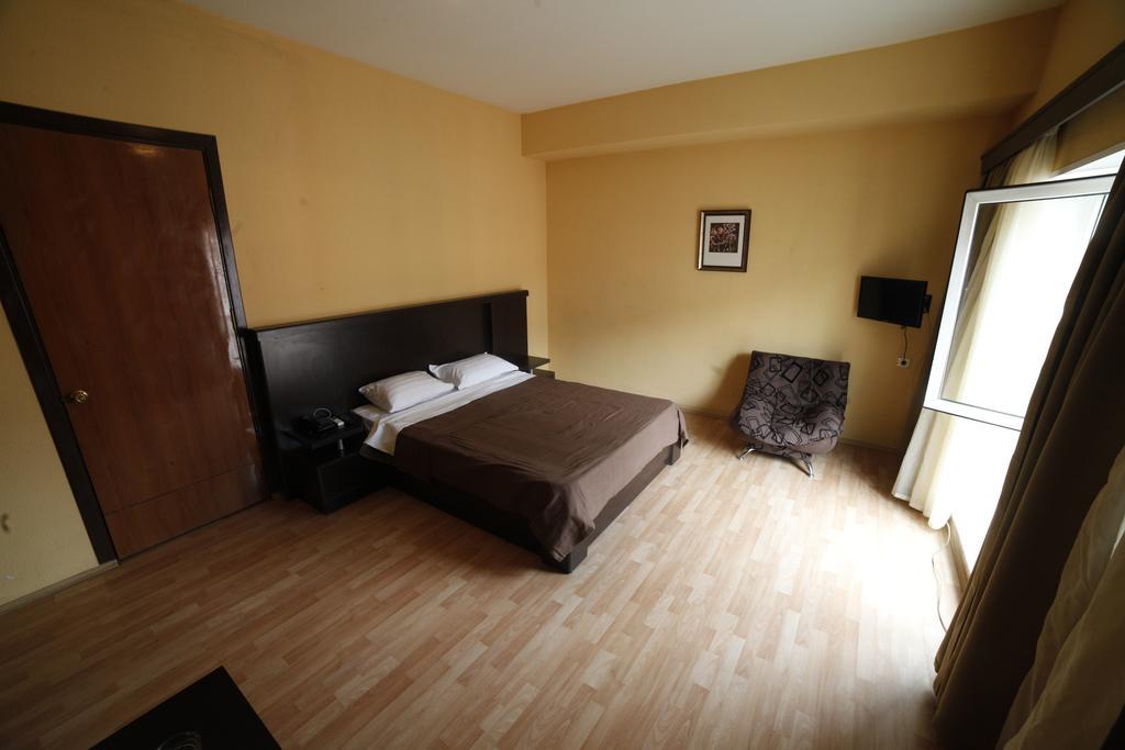 Avenue Hotel Tbilisi Room photo