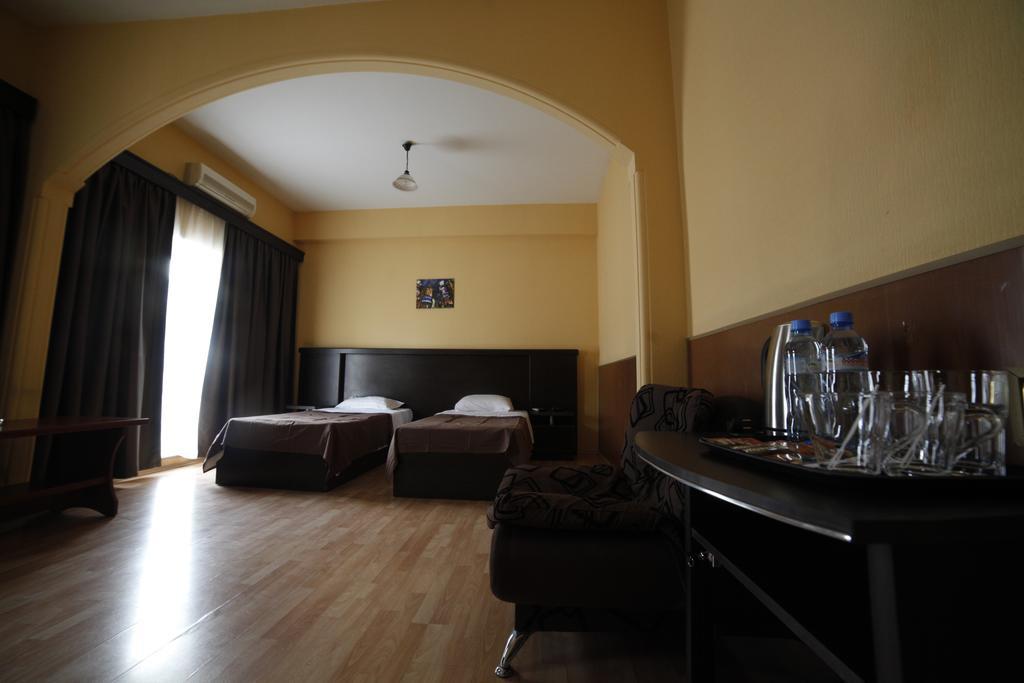 Avenue Hotel Tbilisi Room photo